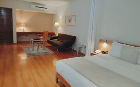 Lombardo Suites
